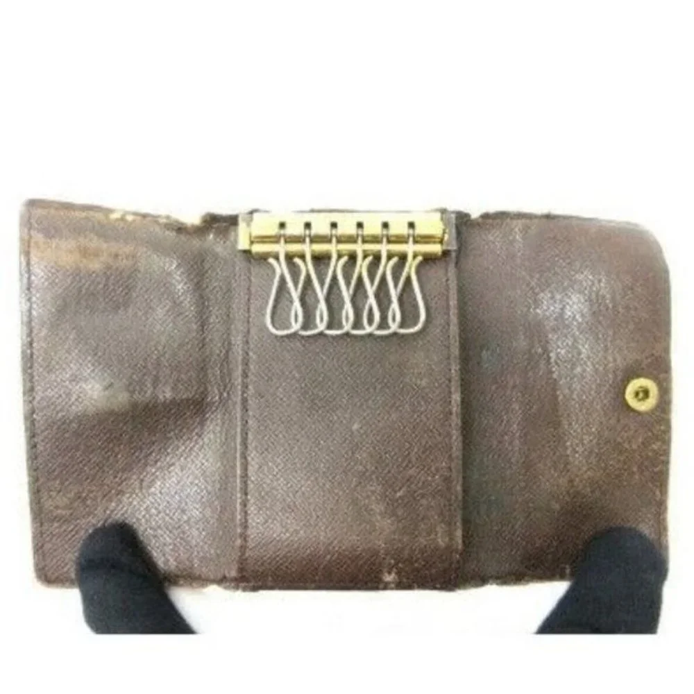 Louis Vuitton please check